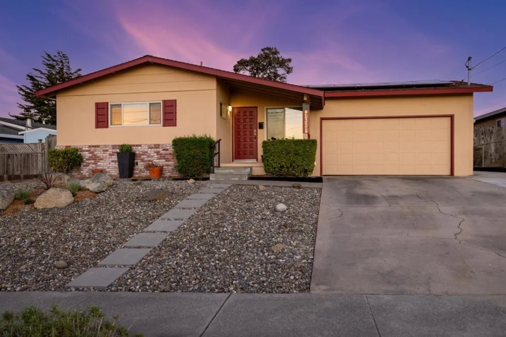 3026 Independence Avenue Marina, CA 93933