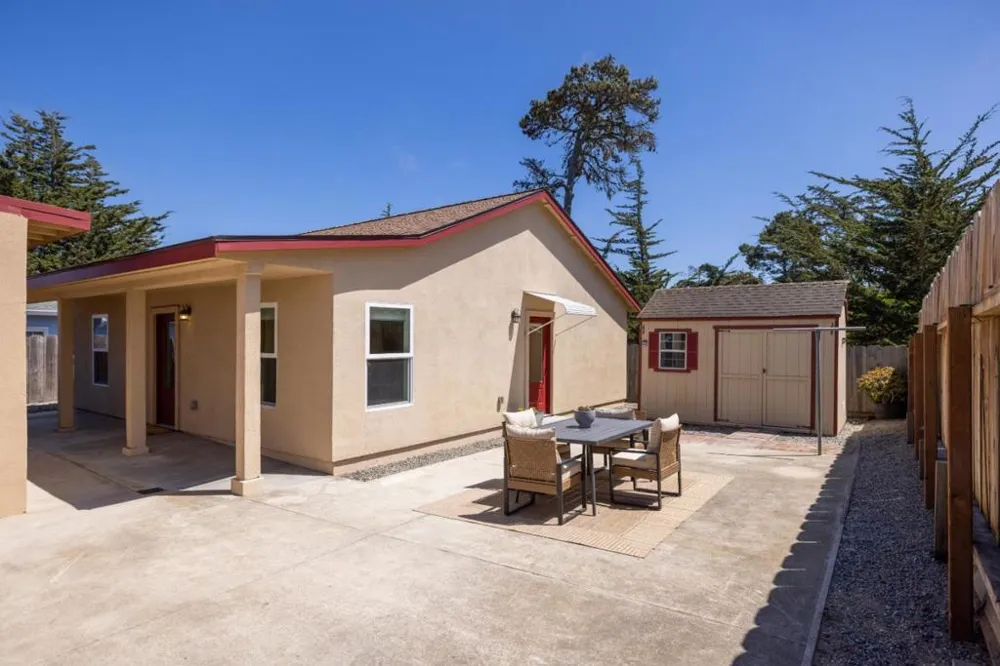 3026 Independence Avenue Marina, CA 93933