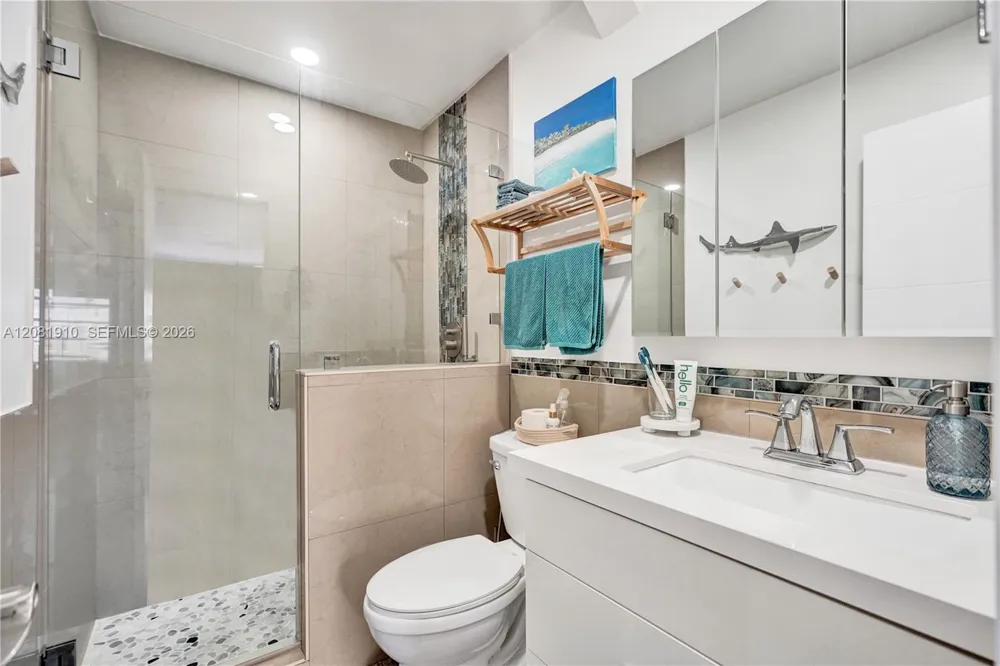 195 Sunrise Dr #7 Key Biscayne, FL 33149