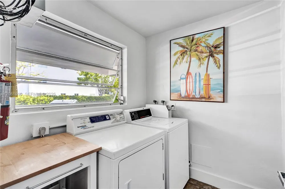 195 Sunrise Dr #7 Key Biscayne, FL 33149
