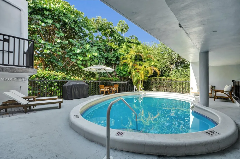195 Sunrise Dr #7 Key Biscayne, FL 33149