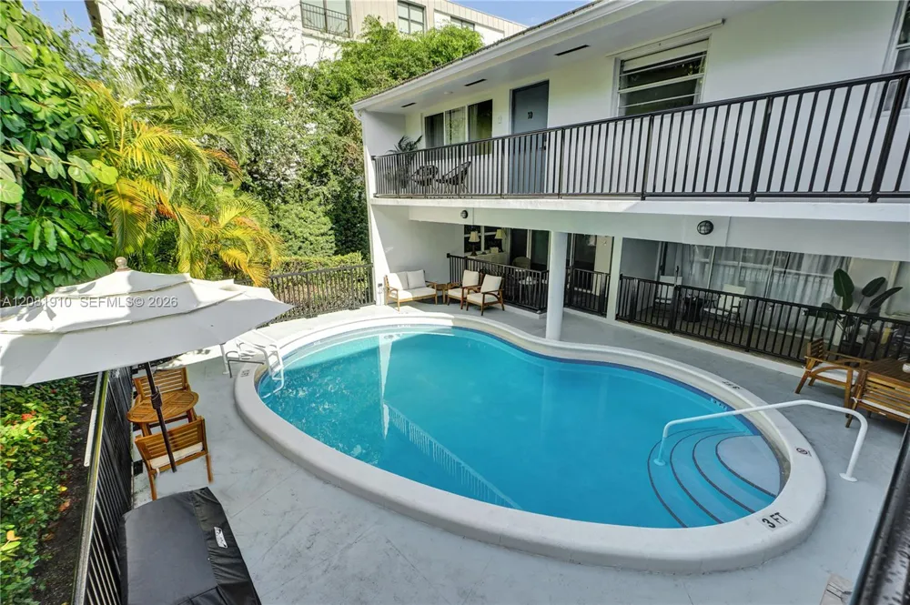 195 Sunrise Dr #7 Key Biscayne, FL 33149