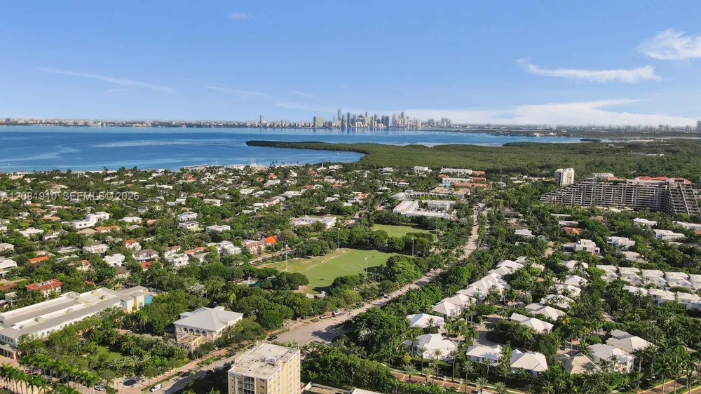 195 Sunrise Dr #7 Key Biscayne, FL 33149
