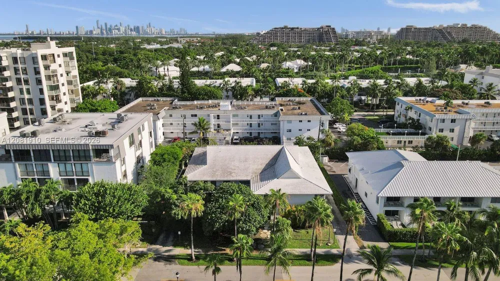 195 Sunrise Dr #7 Key Biscayne, FL 33149
