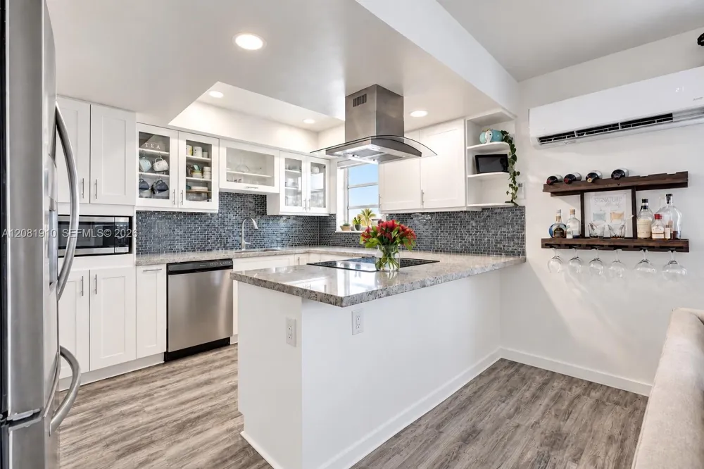 195 Sunrise Dr #7 Key Biscayne, FL 33149