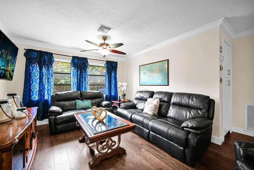 4203 NW 75TH AVENUE Coral Springs, FL 33065