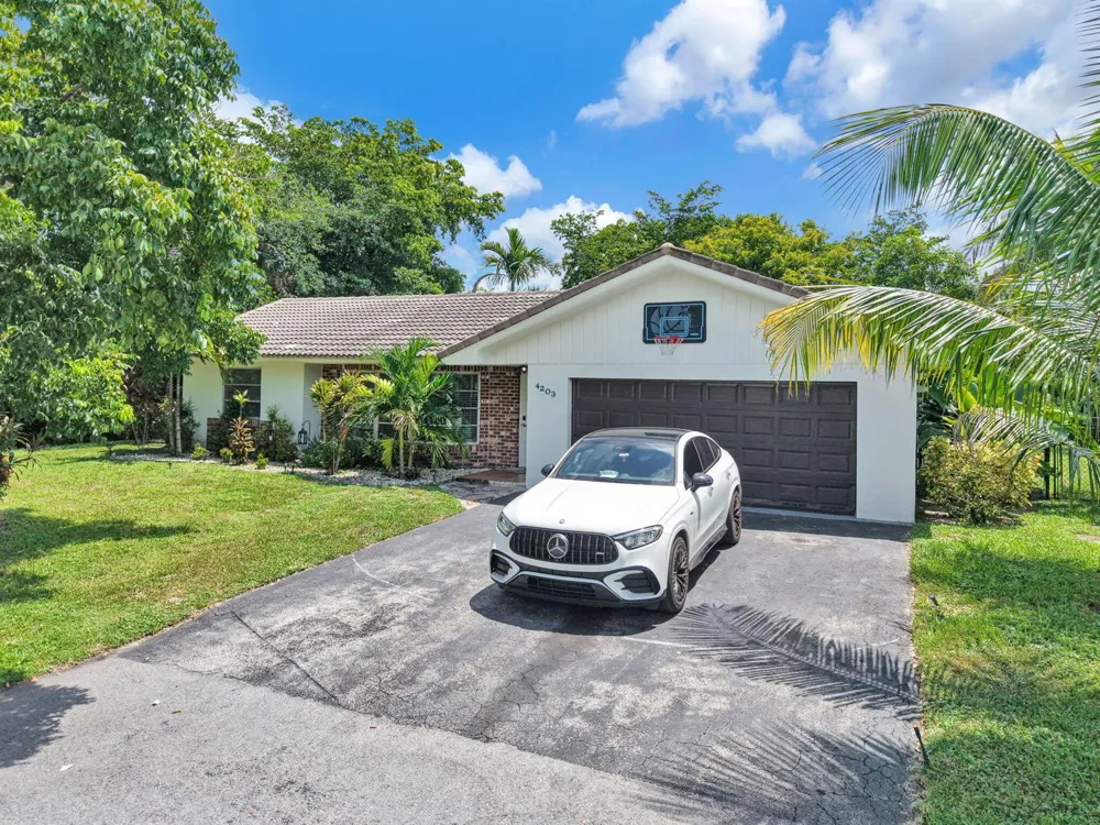 4203 NW 75TH AVENUE Coral Springs, FL 33065