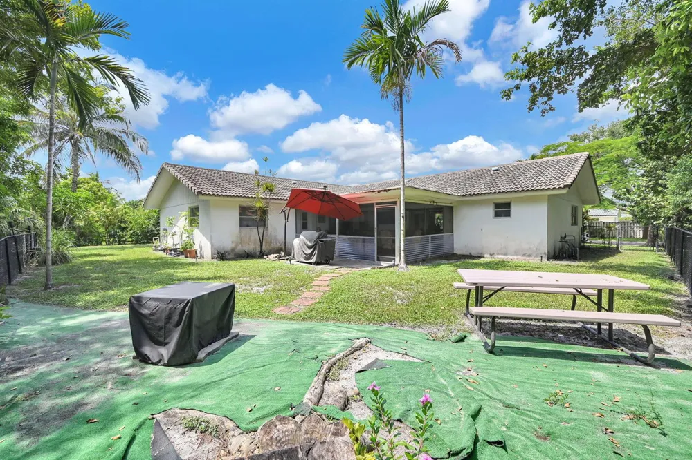 4203 NW 75TH AVENUE Coral Springs, FL 33065