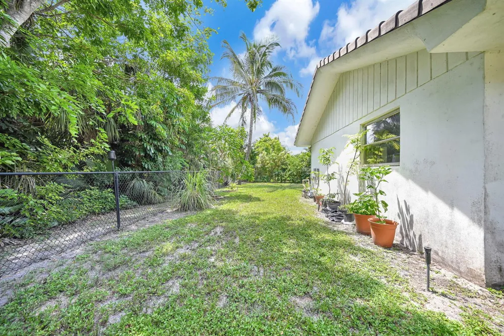 4203 NW 75TH AVENUE Coral Springs, FL 33065