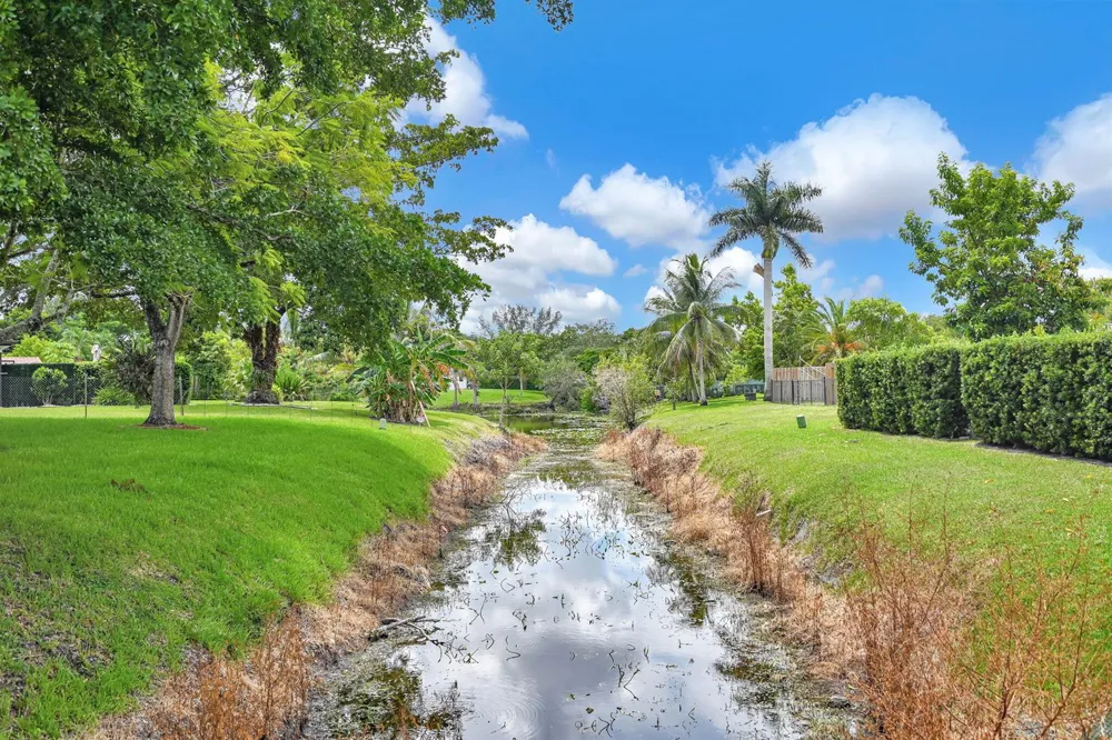 4203 NW 75TH AVENUE Coral Springs, FL 33065