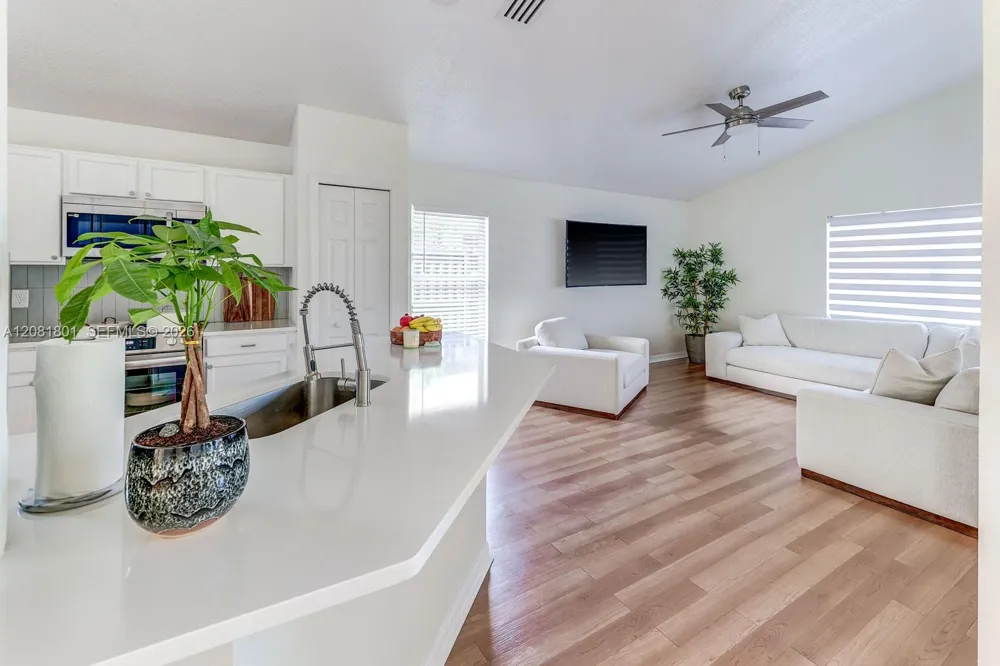 10031 RIVER GLEN CT Orlando, FL 32825