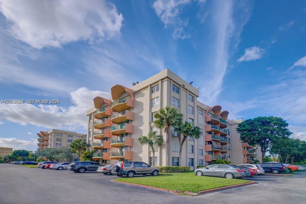 9320 Fontainebleau Blvd #213 Miami, FL 33172