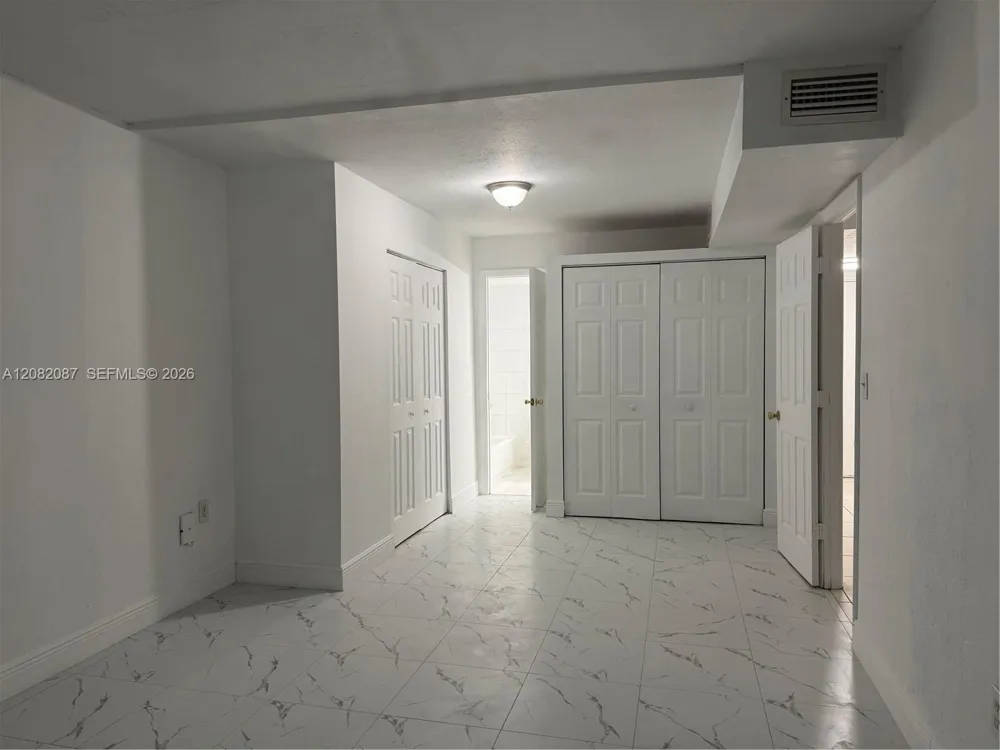 9320 Fontainebleau Blvd #213 Miami, FL 33172