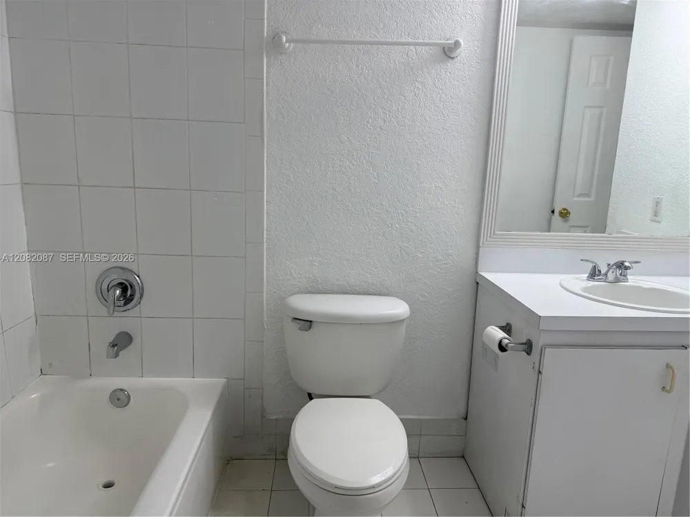 9320 Fontainebleau Blvd #213 Miami, FL 33172