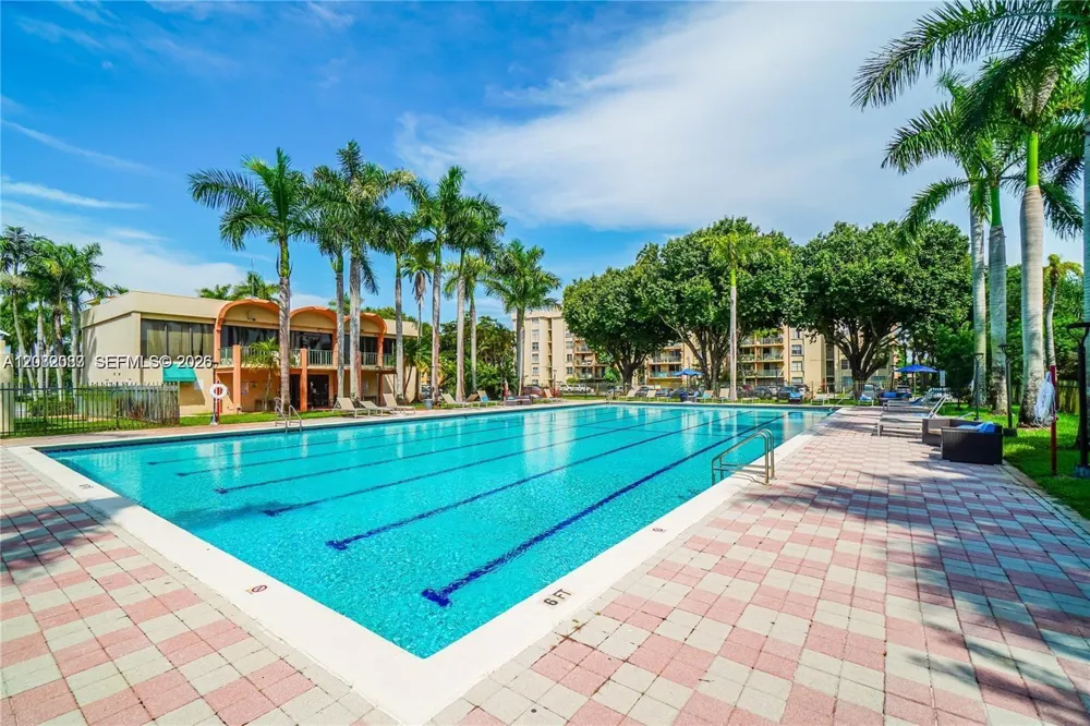 9320 Fontainebleau Blvd #213 Miami, FL 33172
