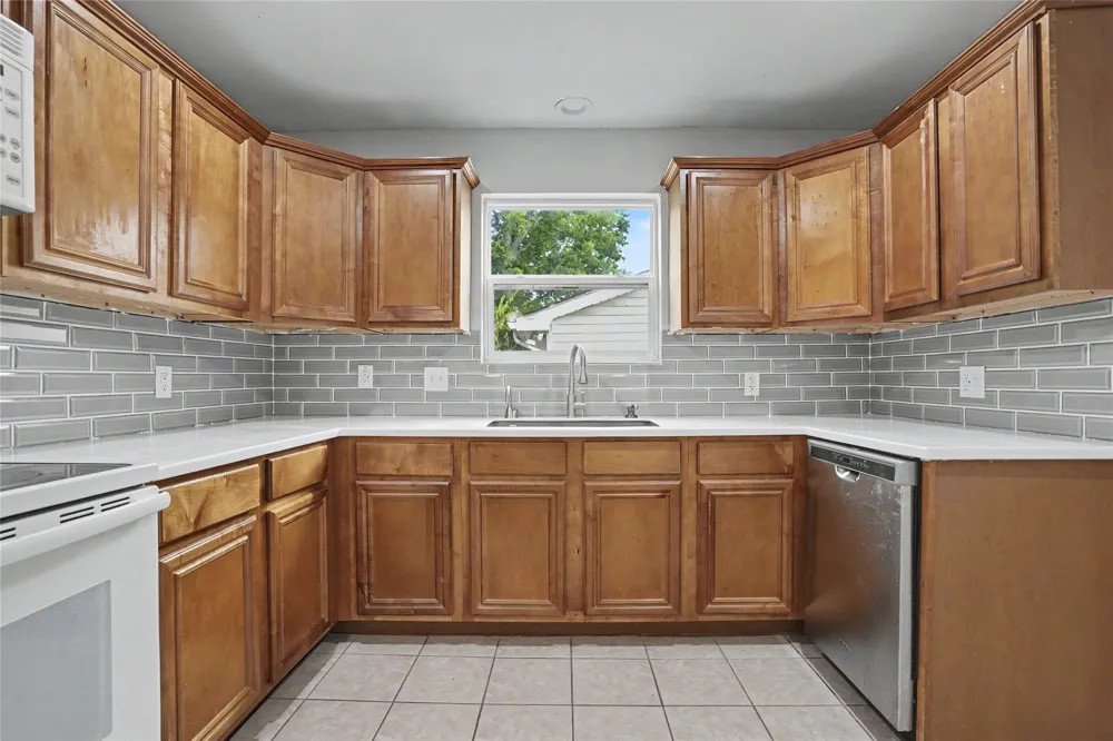 1614 S Cedar Avenue Broken Arrow, OK 74012