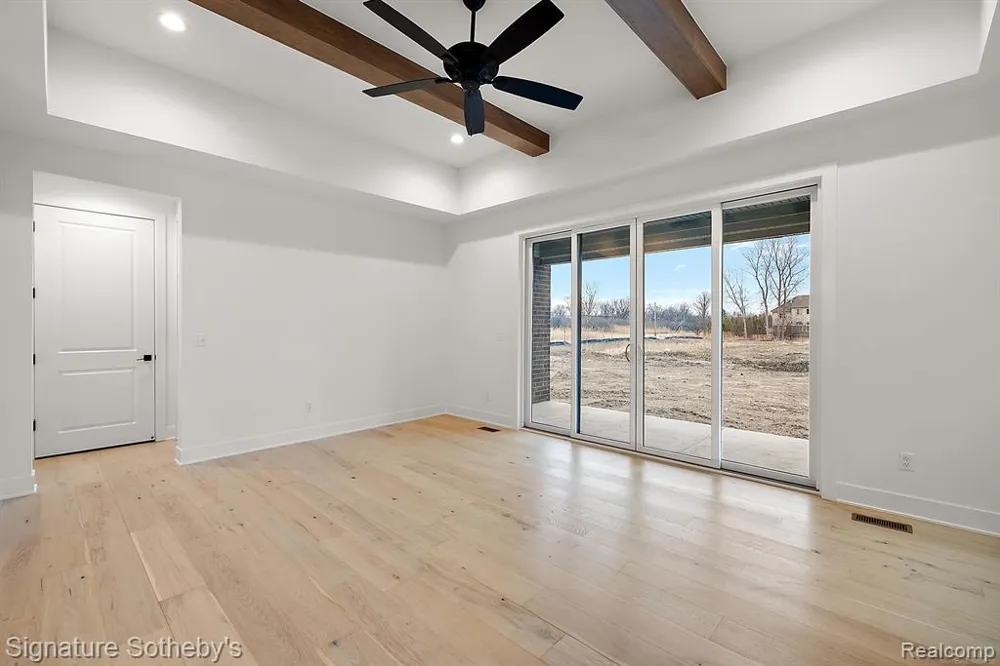 5968 Willow Grove Drive Troy City, MI 48085