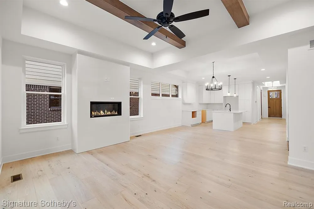 5968 Willow Grove Drive Troy City, MI 48085