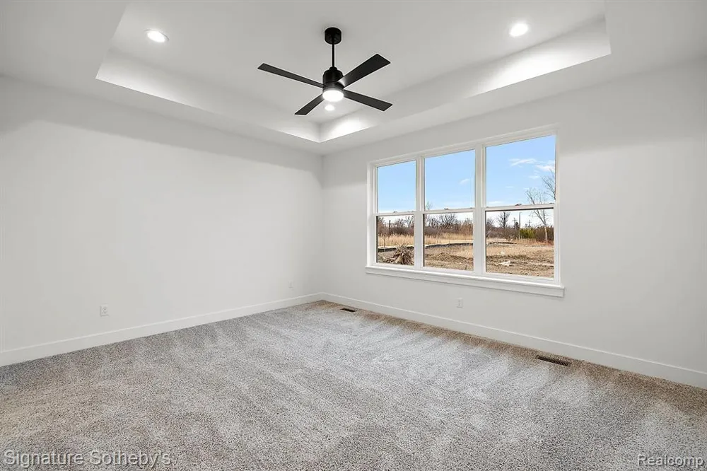 5968 Willow Grove Drive Troy City, MI 48085