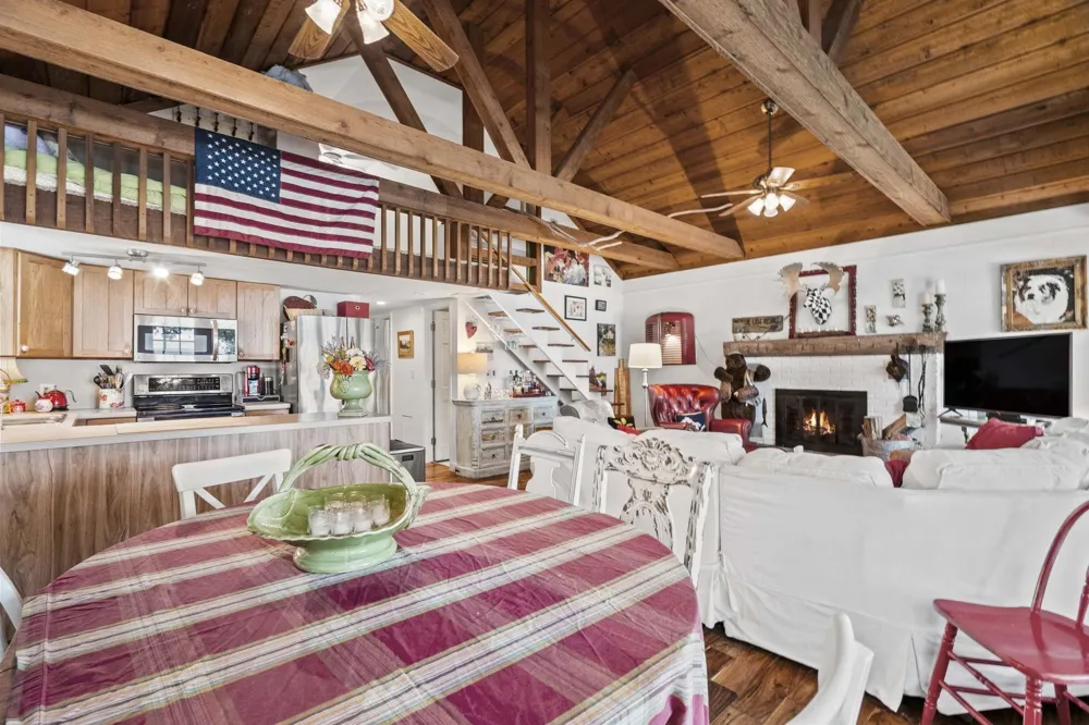 2565 Shore Wood Drive Peninsula Township, MI 49686