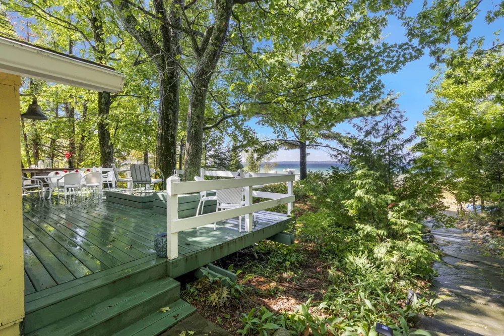 2565 Shore Wood Drive Peninsula Township, MI 49686