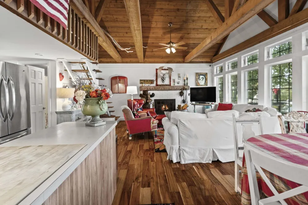 2565 Shore Wood Drive Peninsula Township, MI 49686
