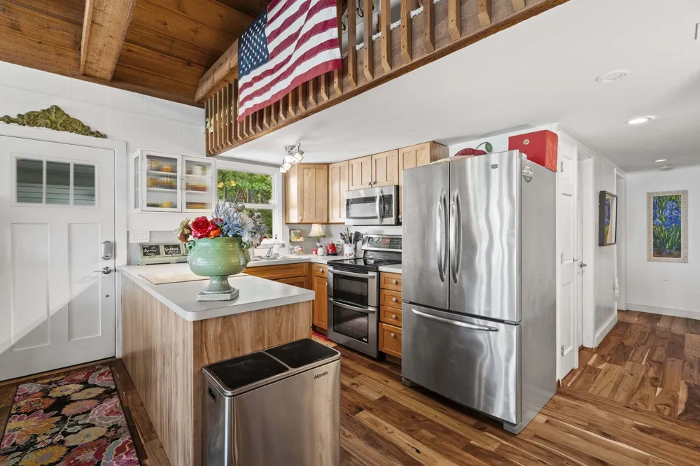 2565 Shore Wood Drive Peninsula Township, MI 49686