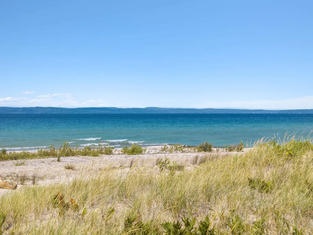 2565 Shore Wood Drive Peninsula Township, MI 49686