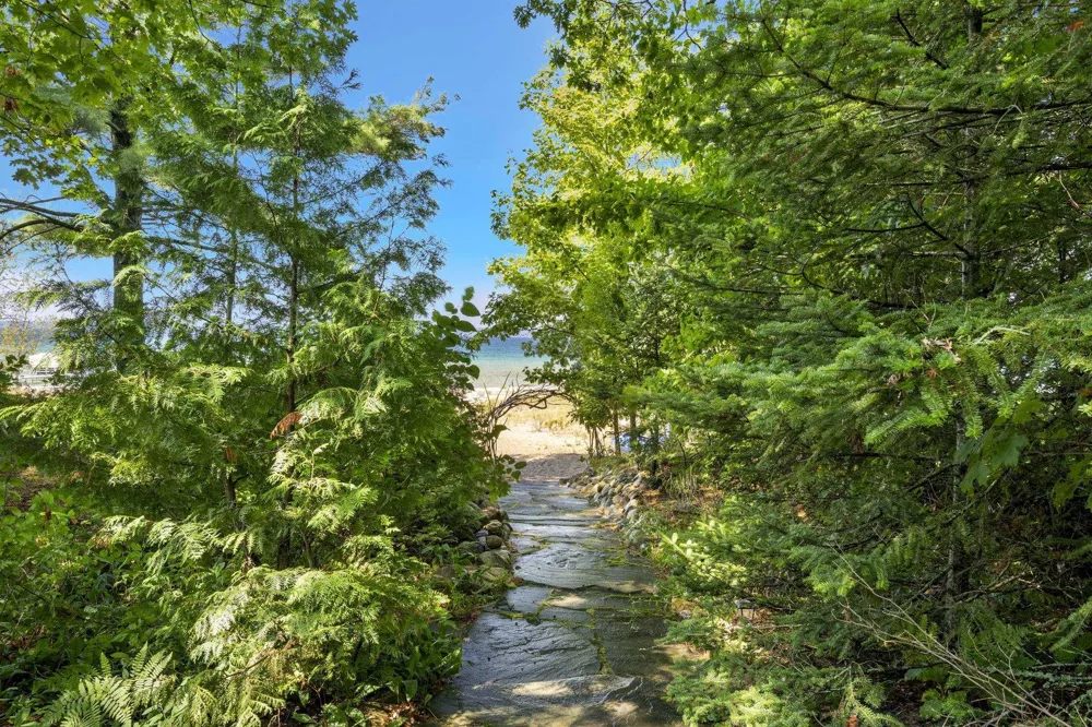 2565 Shore Wood Drive Peninsula Township, MI 49686