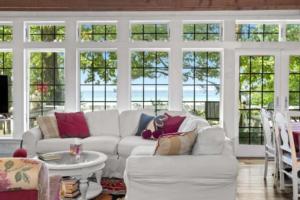 2565 Shore Wood Drive Peninsula Township, MI 49686