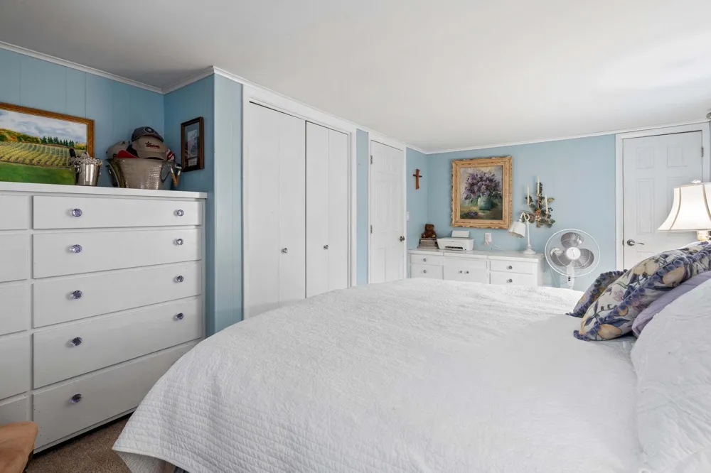 2565 Shore Wood Drive Peninsula Township, MI 49686