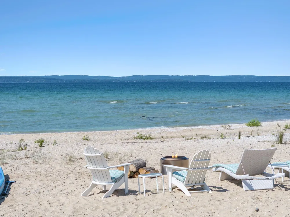 2565 Shore Wood Drive Peninsula Township, MI 49686