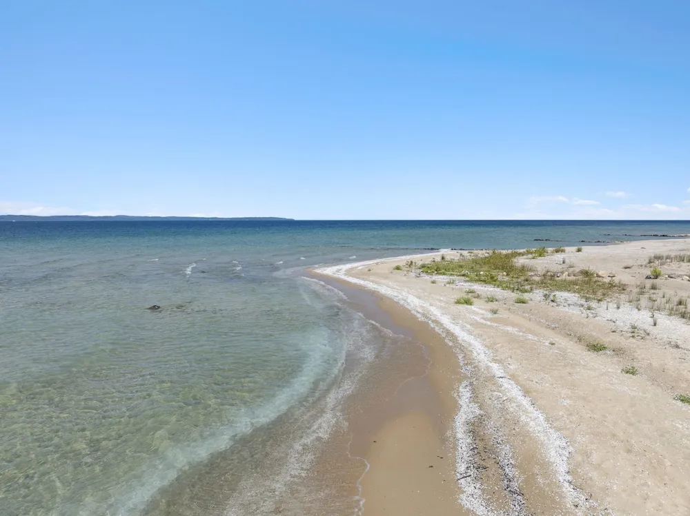 2565 Shore Wood Drive Peninsula Township, MI 49686