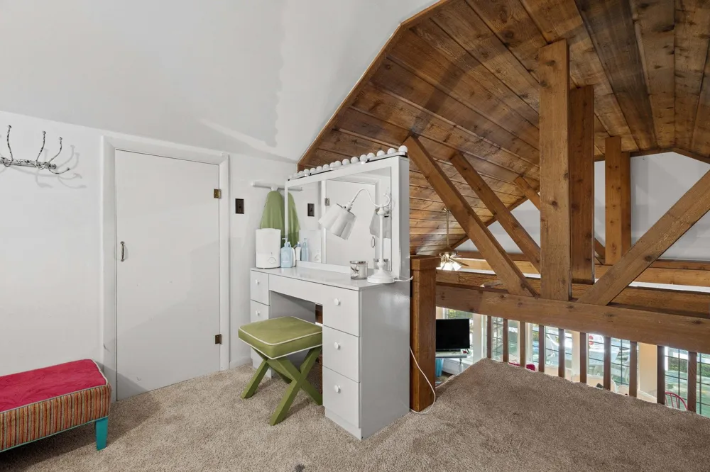 2565 Shore Wood Drive Peninsula Township, MI 49686