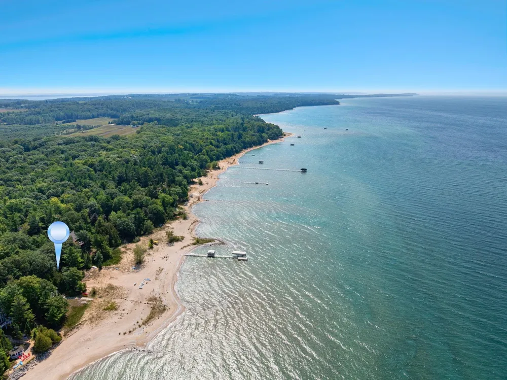 2565 Shore Wood Drive Peninsula Township, MI 49686