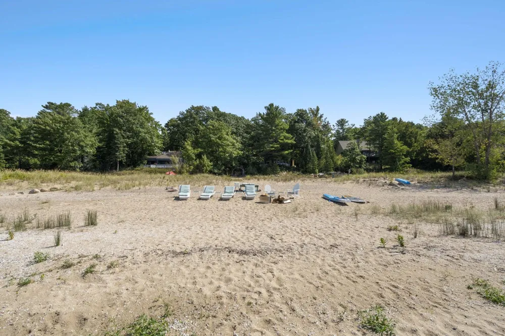 2565 Shore Wood Drive Peninsula Township, MI 49686