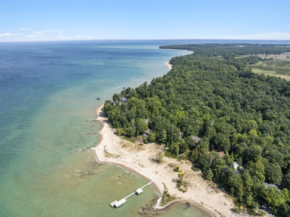 2565 Shore Wood Drive Peninsula Township, MI 49686