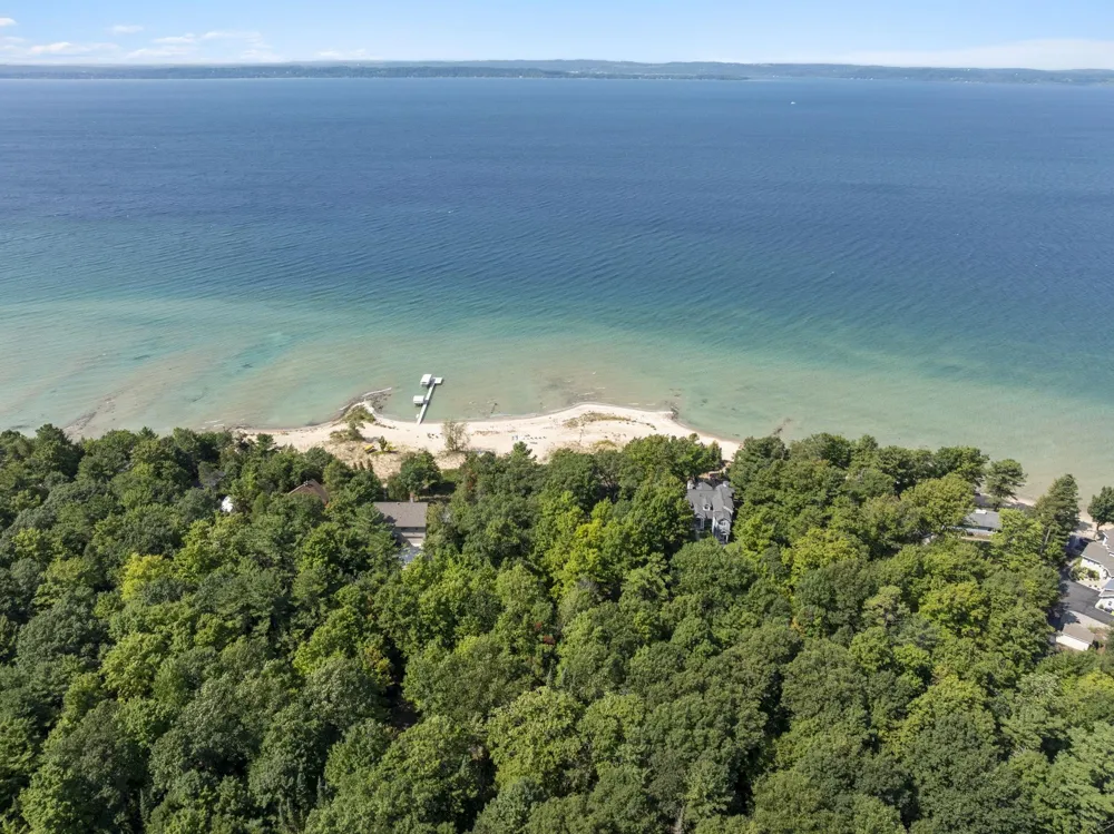 2565 Shore Wood Drive Peninsula Township, MI 49686