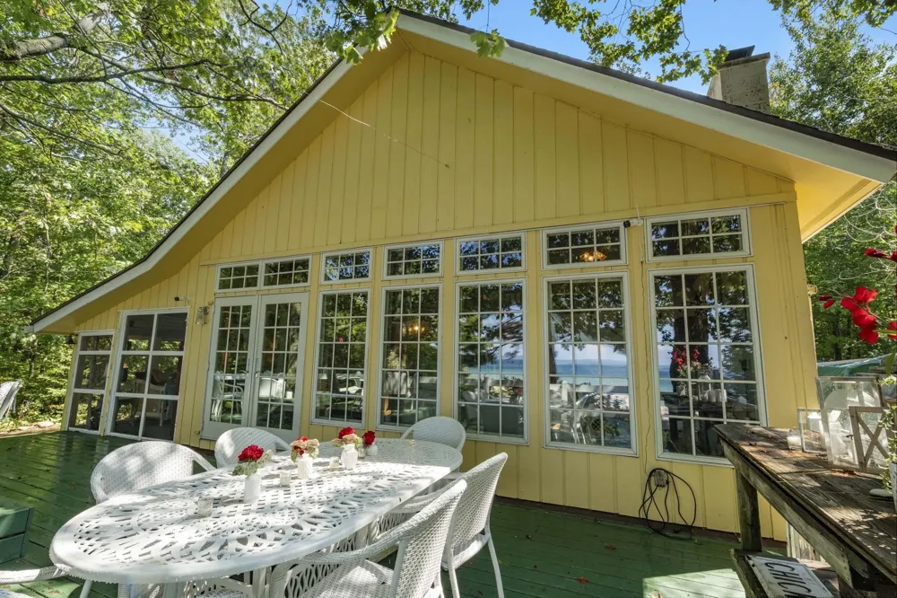 2565 Shore Wood Drive Peninsula Township, MI 49686