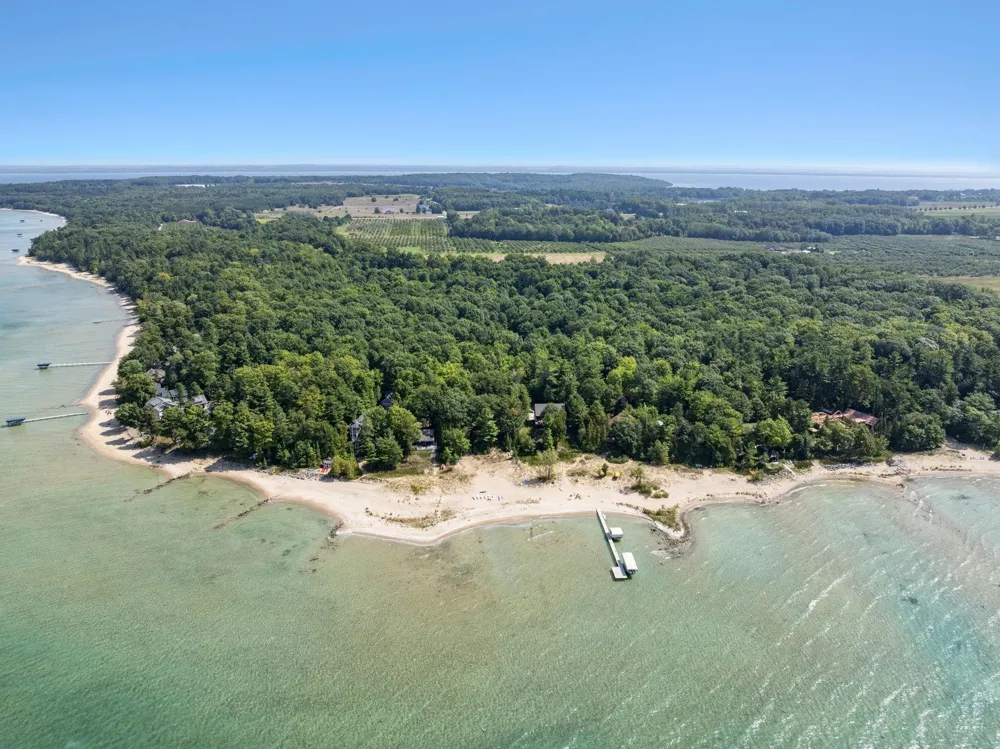 2565 Shore Wood Drive Peninsula Township, MI 49686