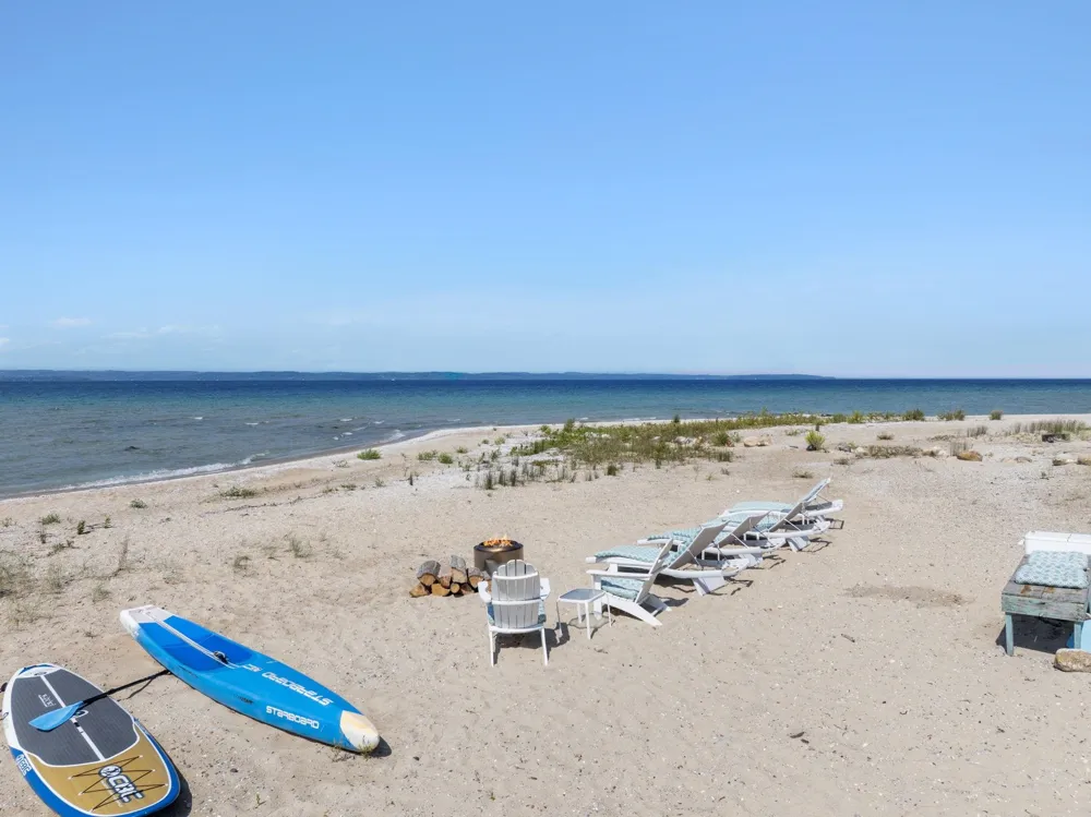 2565 Shore Wood Drive Peninsula Township, MI 49686
