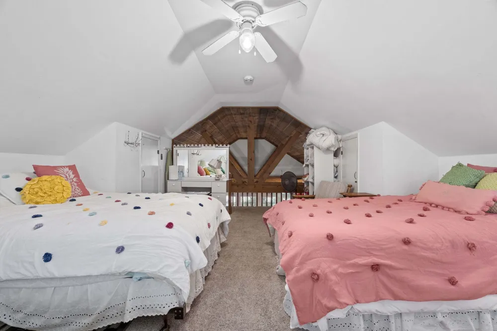 2565 Shore Wood Drive Peninsula Township, MI 49686