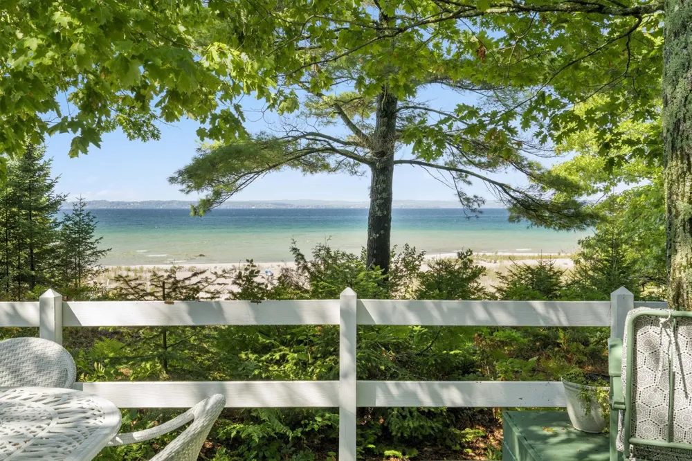 2565 Shore Wood Drive Peninsula Township, MI 49686