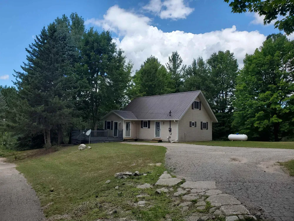 8055 41 ROAD Liberty Township, MI 49663