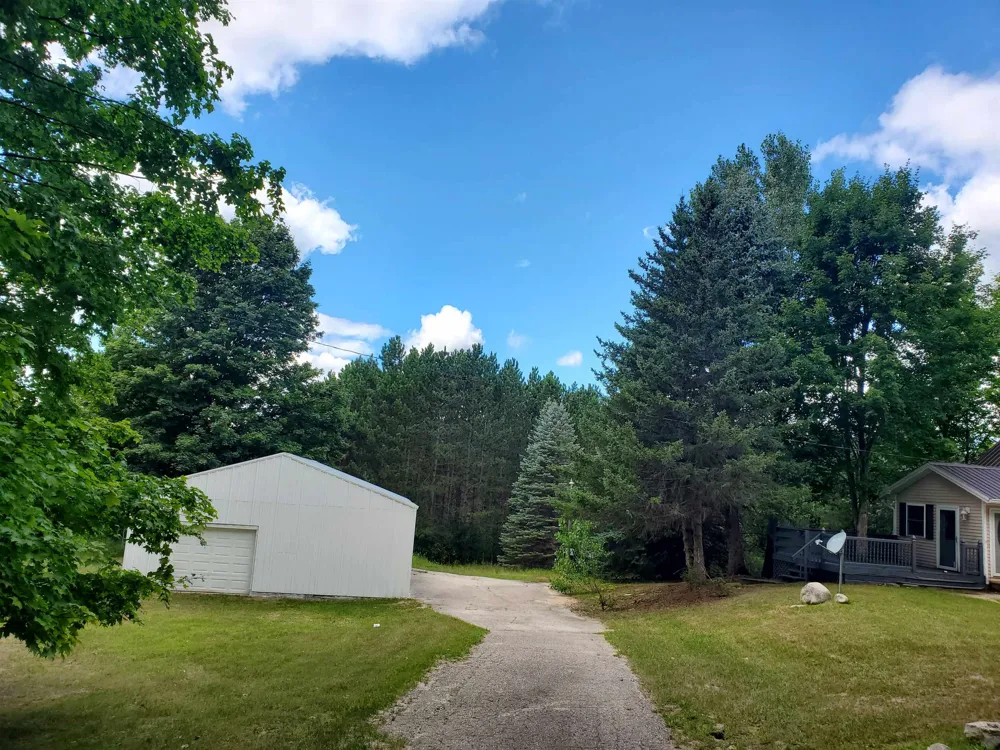 8055 41 ROAD Liberty Township, MI 49663
