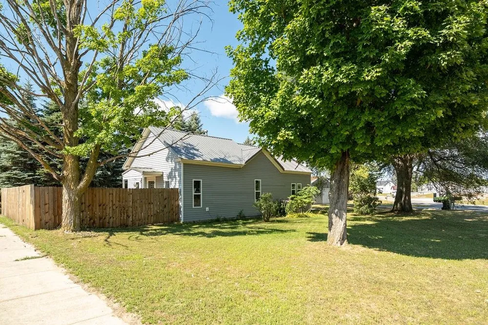 211 Oak Kalkaska Township, MI 49646