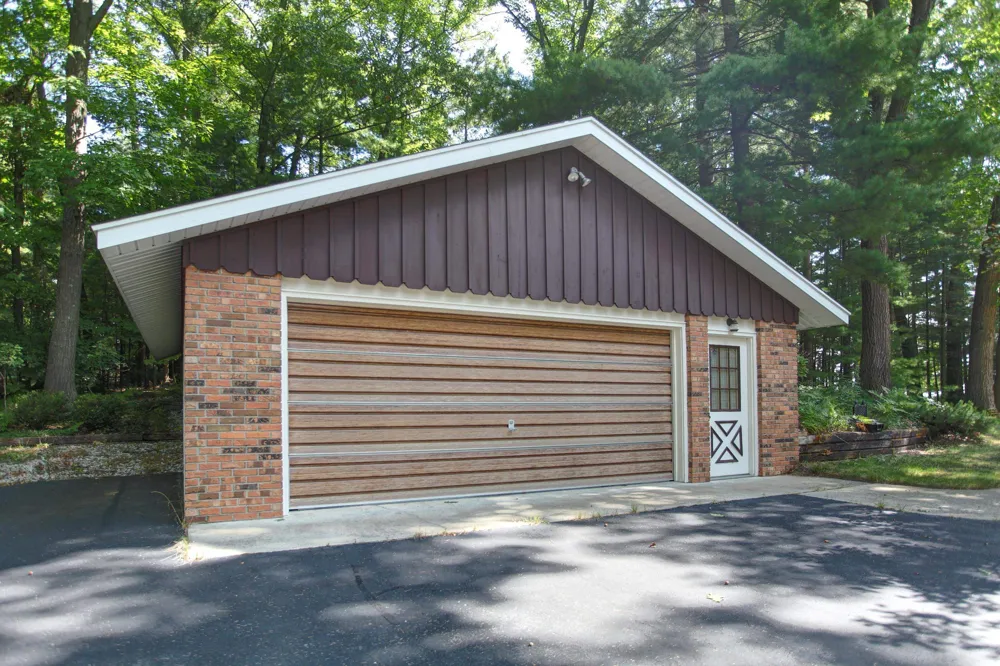 2624 Crescent Shores Drive Long Lake Township, MI 49685