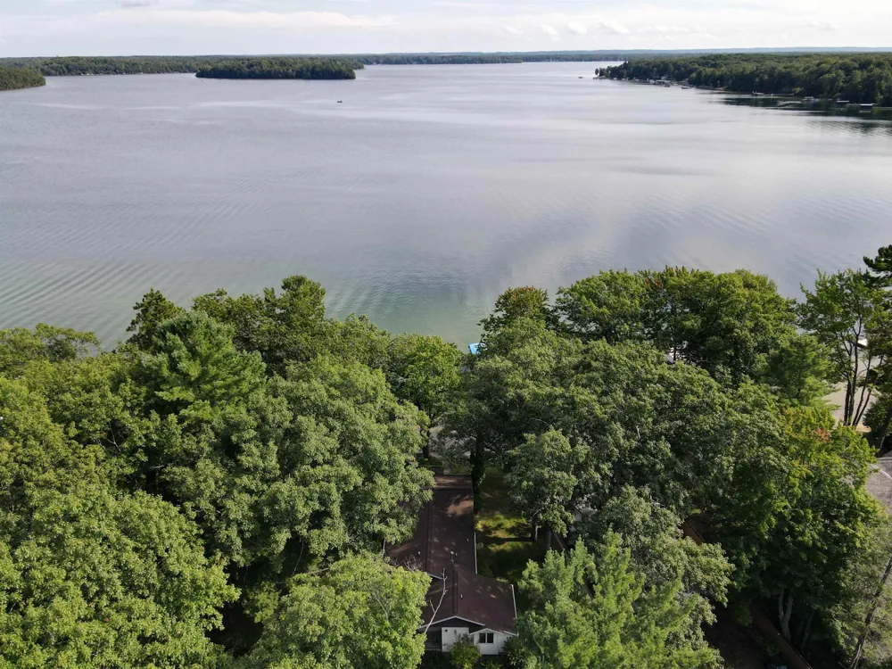 2624 Crescent Shores Drive Long Lake Township, MI 49685