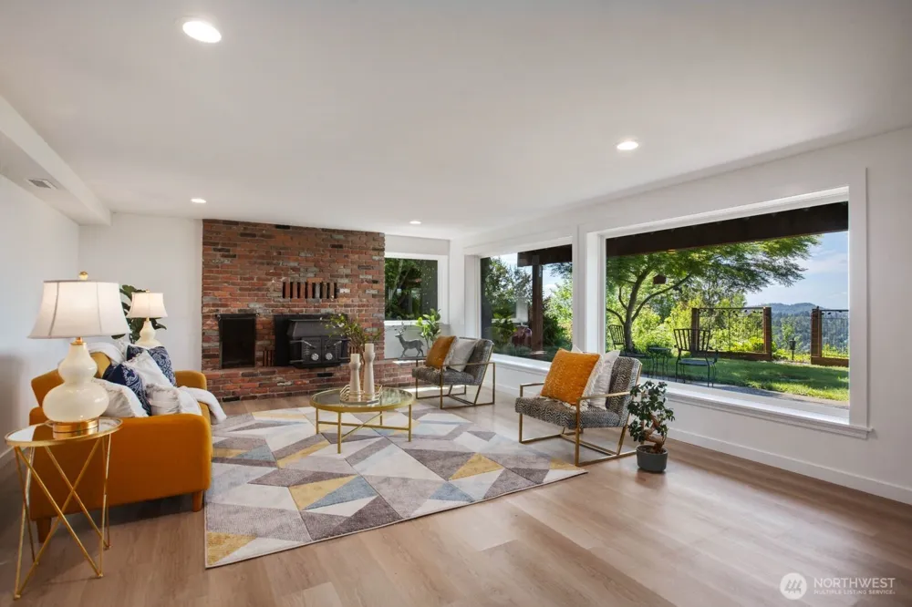 12065 206th Place SE Issaquah, WA 98027