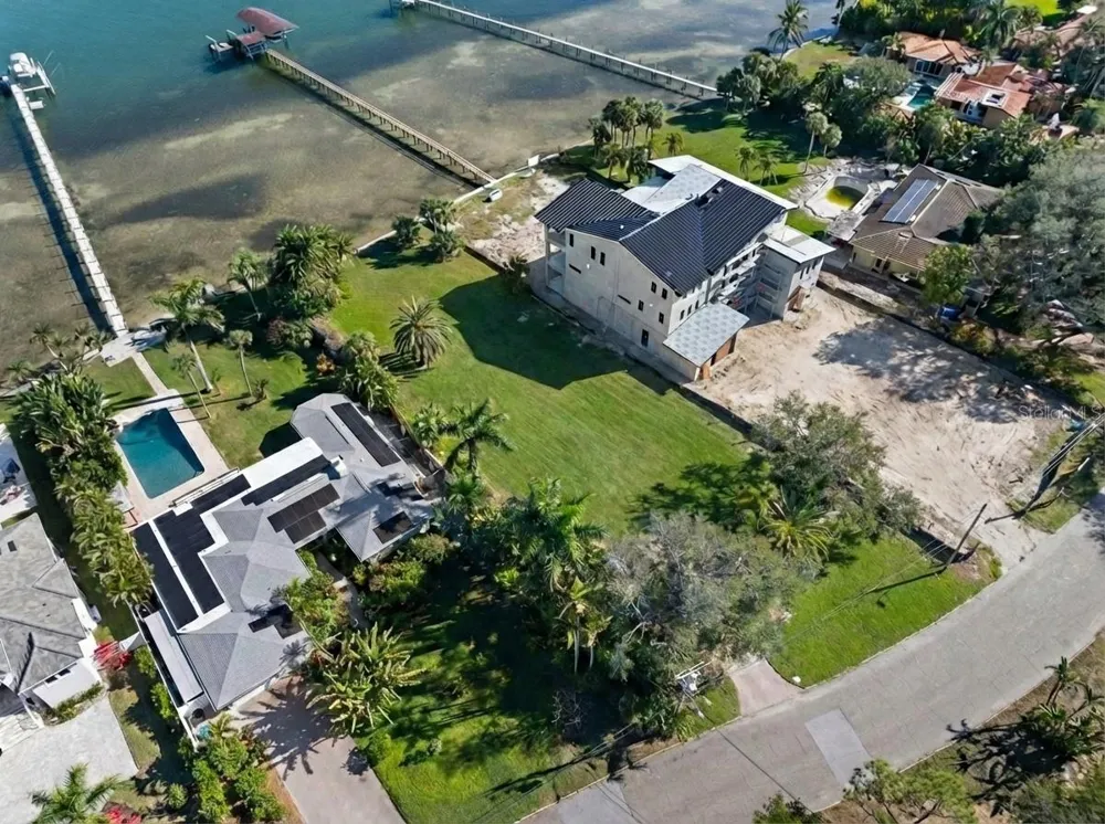 6100 BAHAMA SHORES DRIVE S St Petersburg, FL 33705